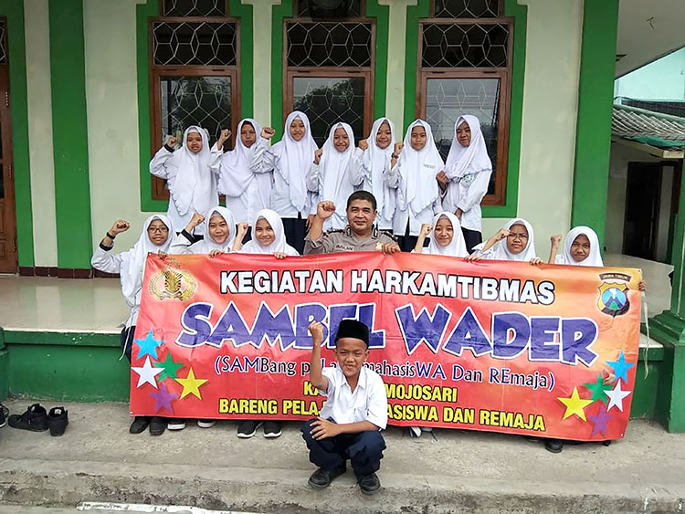 SMP Islam Terpadu - (Ada 23 foto)